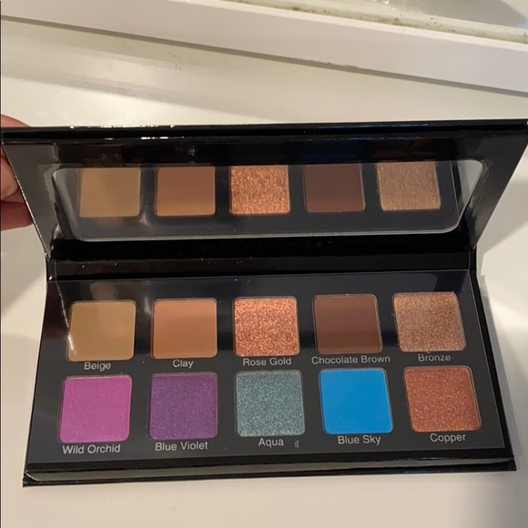 Violet Voss Essential 2 - Picture 2 of 4